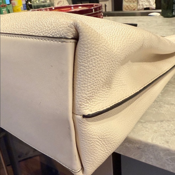 Michael Kors Joan Large Slouchy Leather Shoulder Bag in light cream - Picture 8 of 12